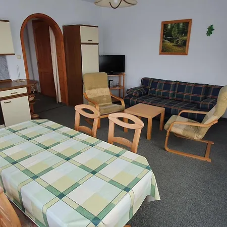 In Mit Grossem Garten By Interhome *