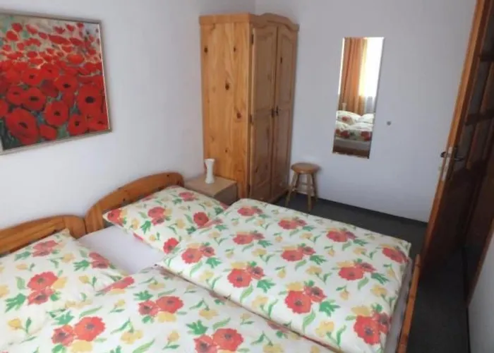 In Mit Grossem Garten By Interhome * Zarnowska